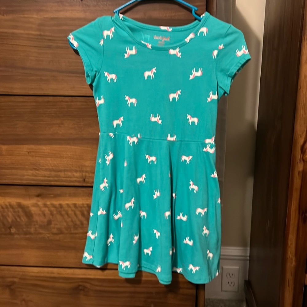 Good condition cotten unicorn dress no stains.